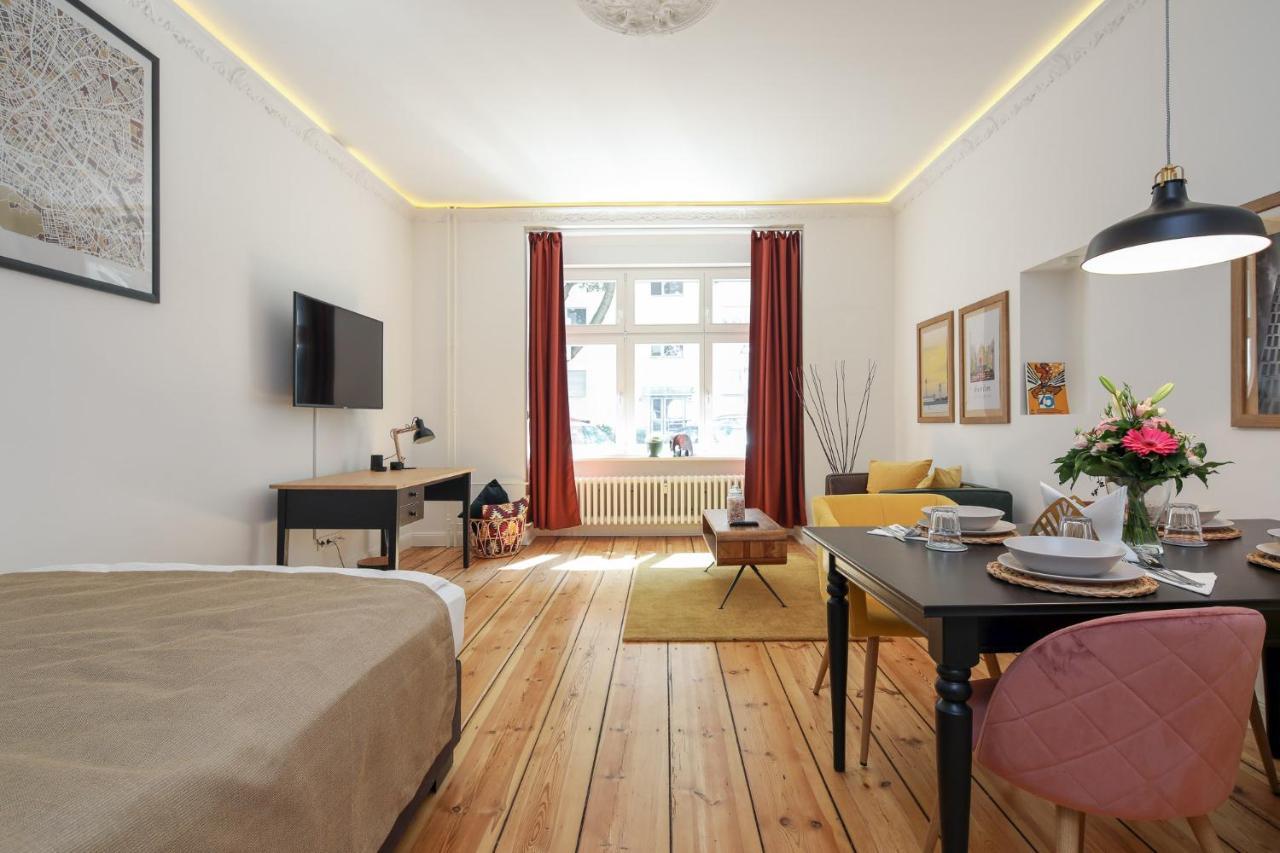 4 Personen Altbau Apartment Nahe Kurfuerstendamm - Romeo & Julia ベルリン エクステリア 写真